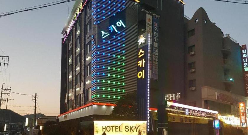 Sky Hotel Changwon Eksteriør billede