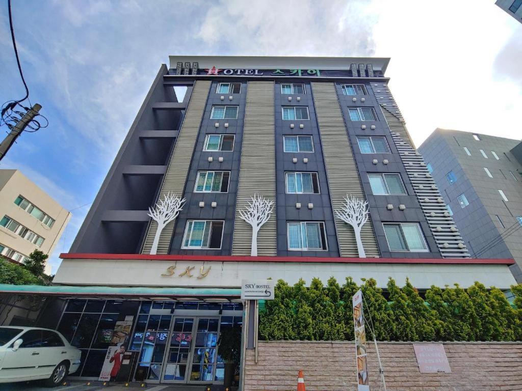 Sky Hotel Changwon Eksteriør billede
