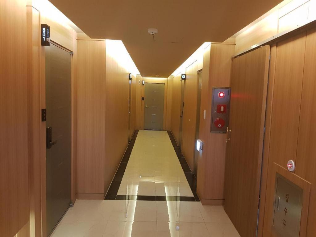 Sky Hotel Changwon Eksteriør billede