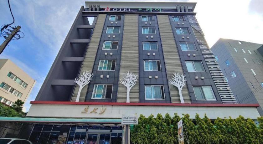 Sky Hotel Changwon Eksteriør billede
