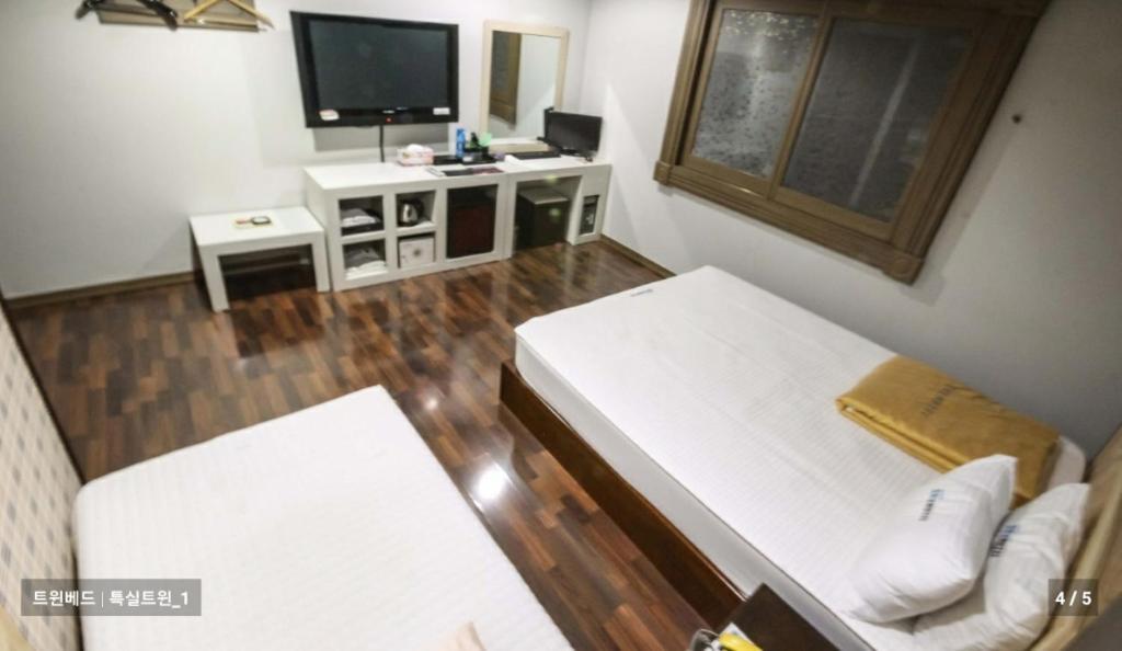 Sky Hotel Changwon Eksteriør billede