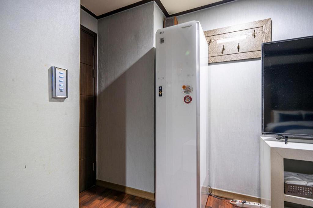 Sky Hotel Changwon Eksteriør billede